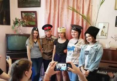 Из-за Дона песню выведу