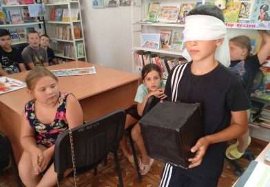 Познавательно-игровой час «Дружно величаем, три спаса отмечаем!»
